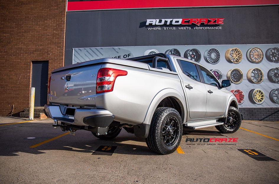 MITSUBISHI TRITON HOSTAGE MATTE BLACK